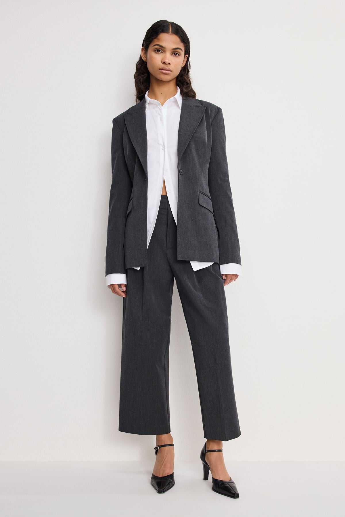 Luxury ESSENTIAL SUITING PLEATED CROPPED TROUSERS DARK HEATHER GRAY