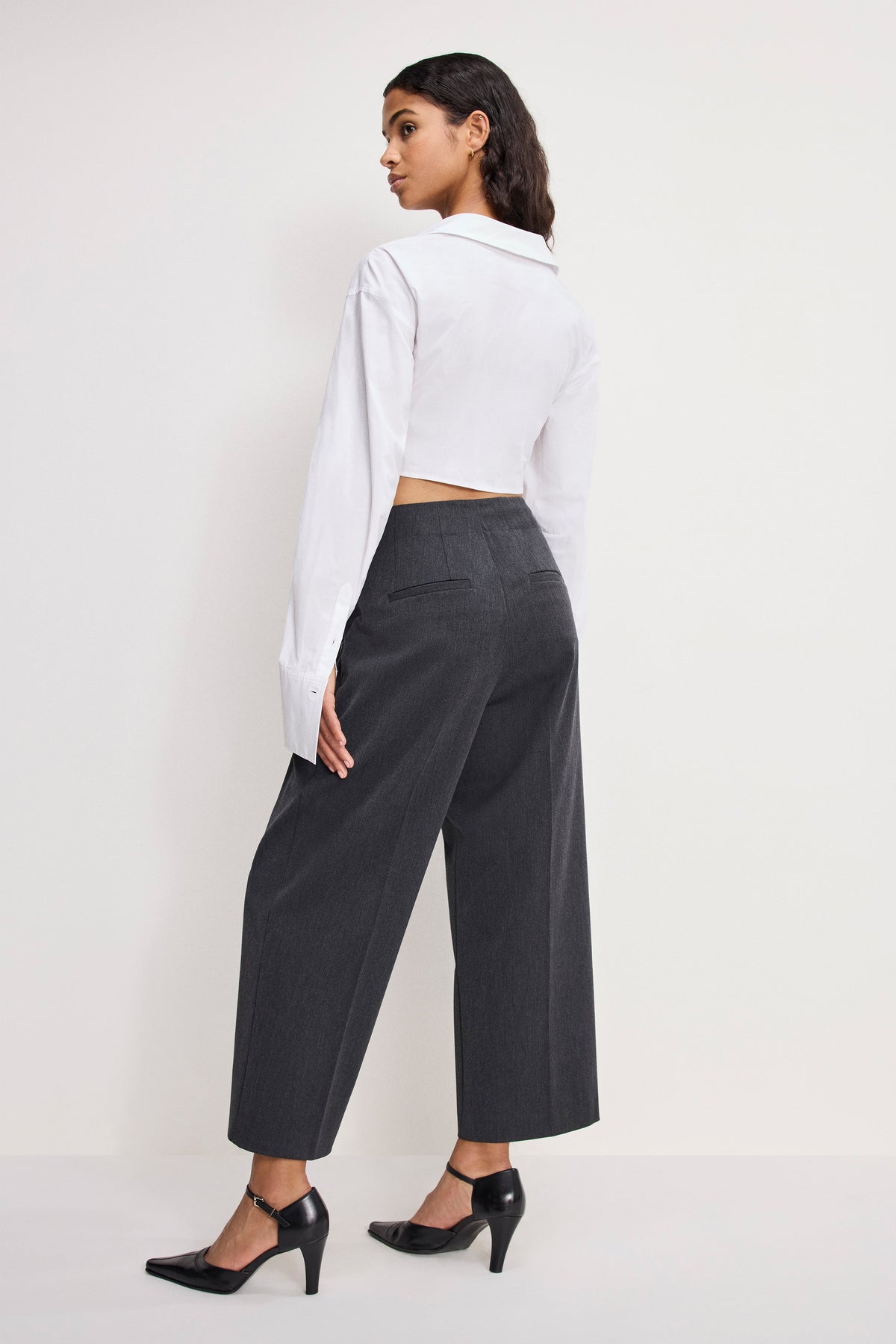 Luxury ESSENTIAL SUITING PLEATED CROPPED TROUSERS DARK HEATHER GRAY