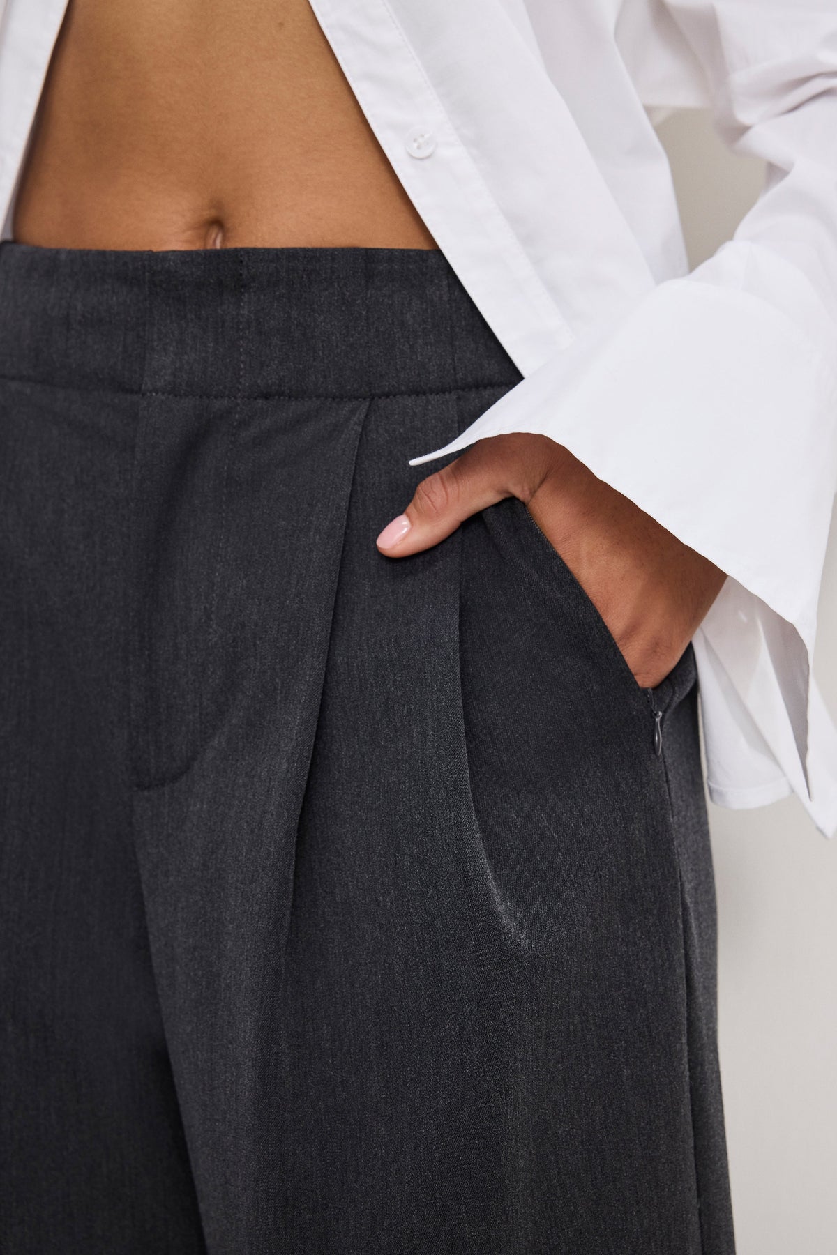Luxury ESSENTIAL SUITING PLEATED CROPPED TROUSERS DARK HEATHER GRAY