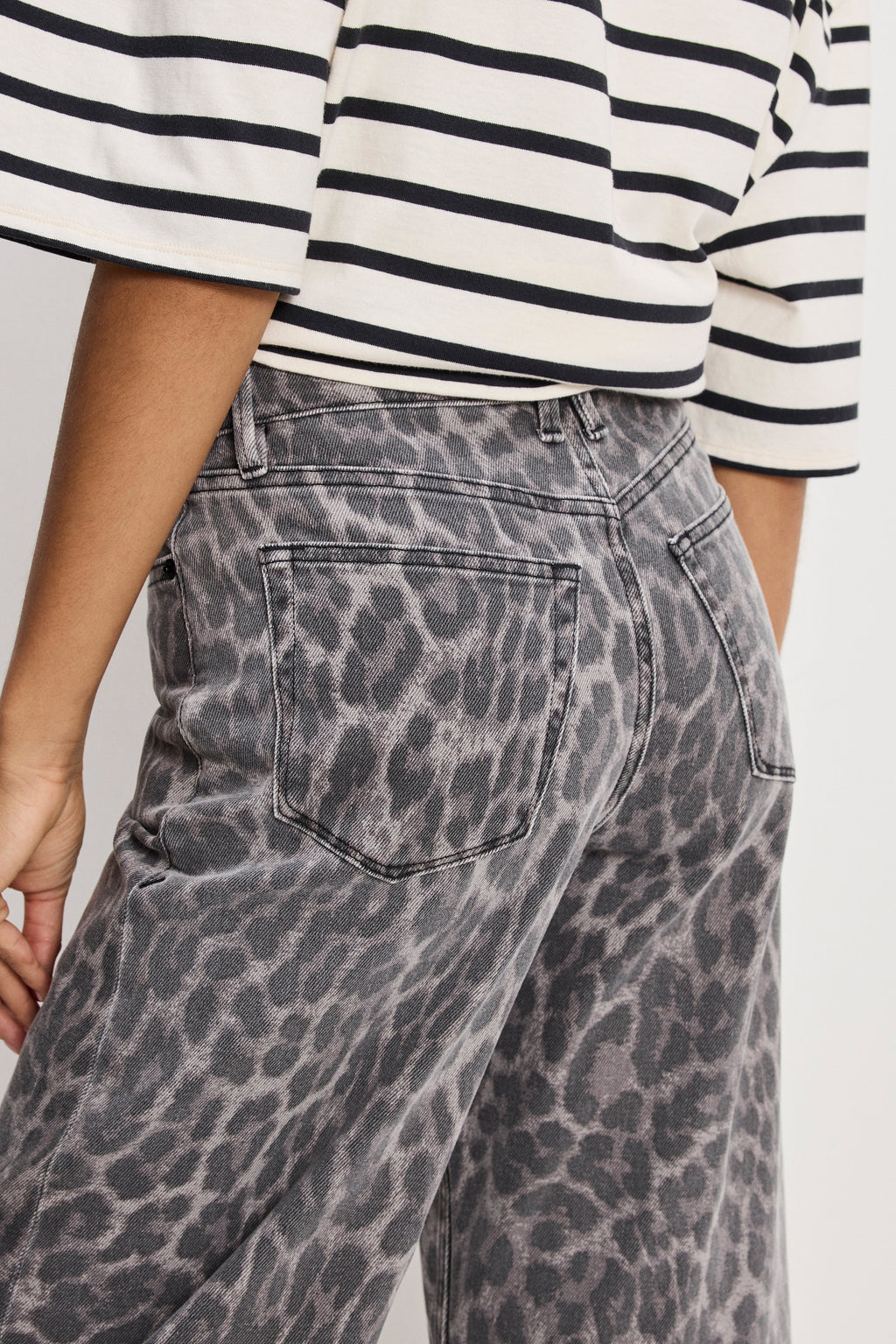 Luxury GOOD BARREL JEANS GREY LUCKY LEOPARD