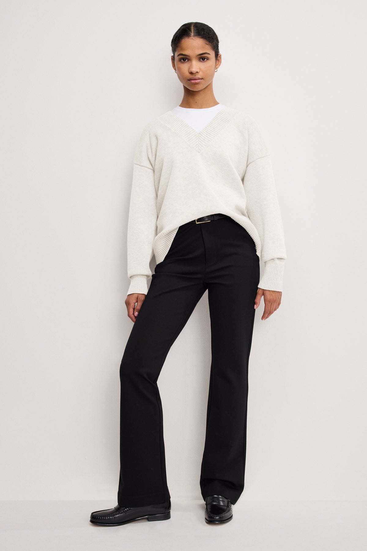 Luxury DEEP V KNIT SWEATER VANILLA001