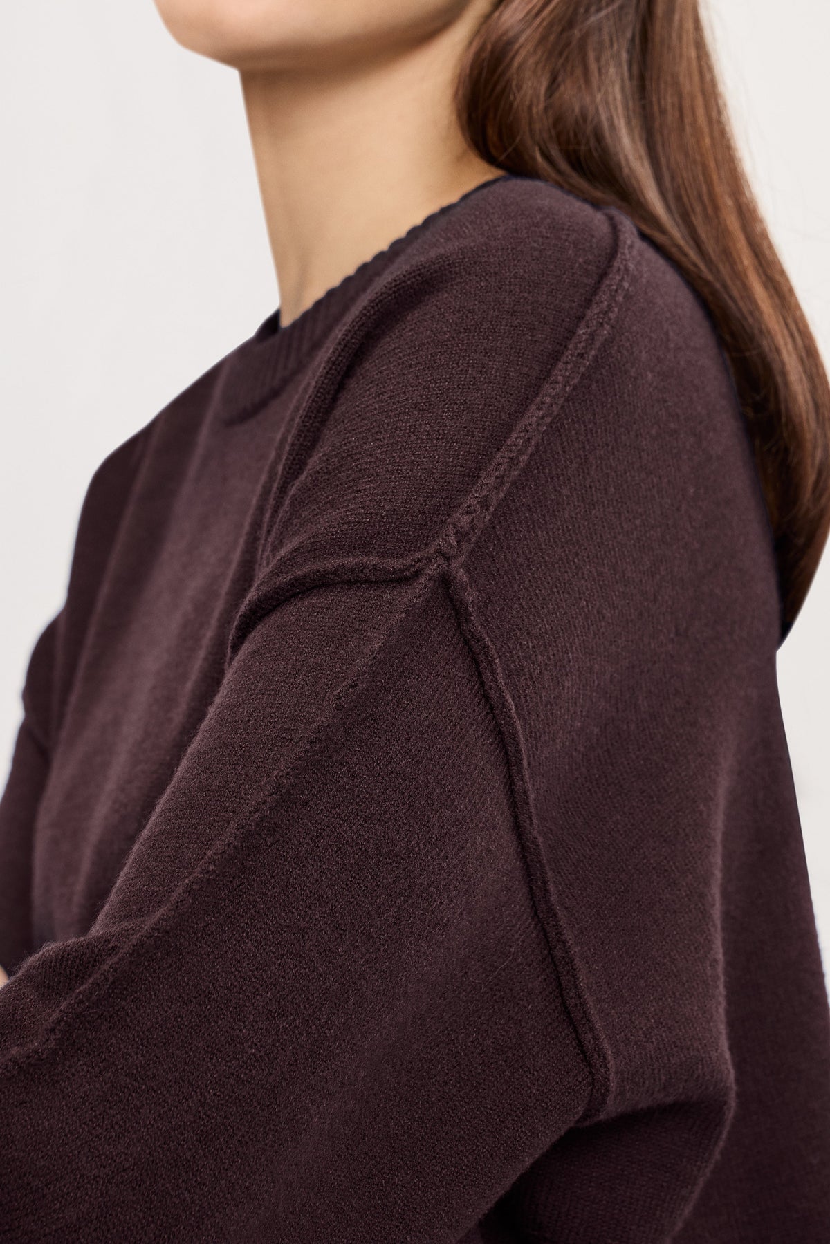 Luxury COZY KNIT CREW NECK BARK003