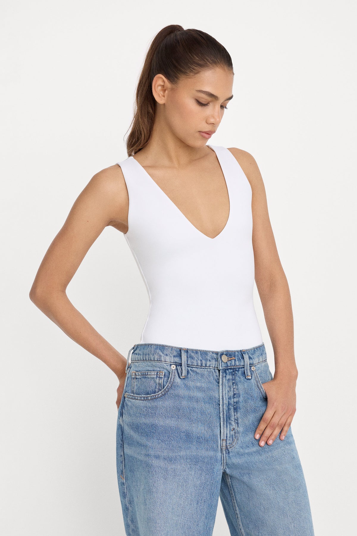 Luxury SCULPTING DEEP V BODYSUIT WHITE001