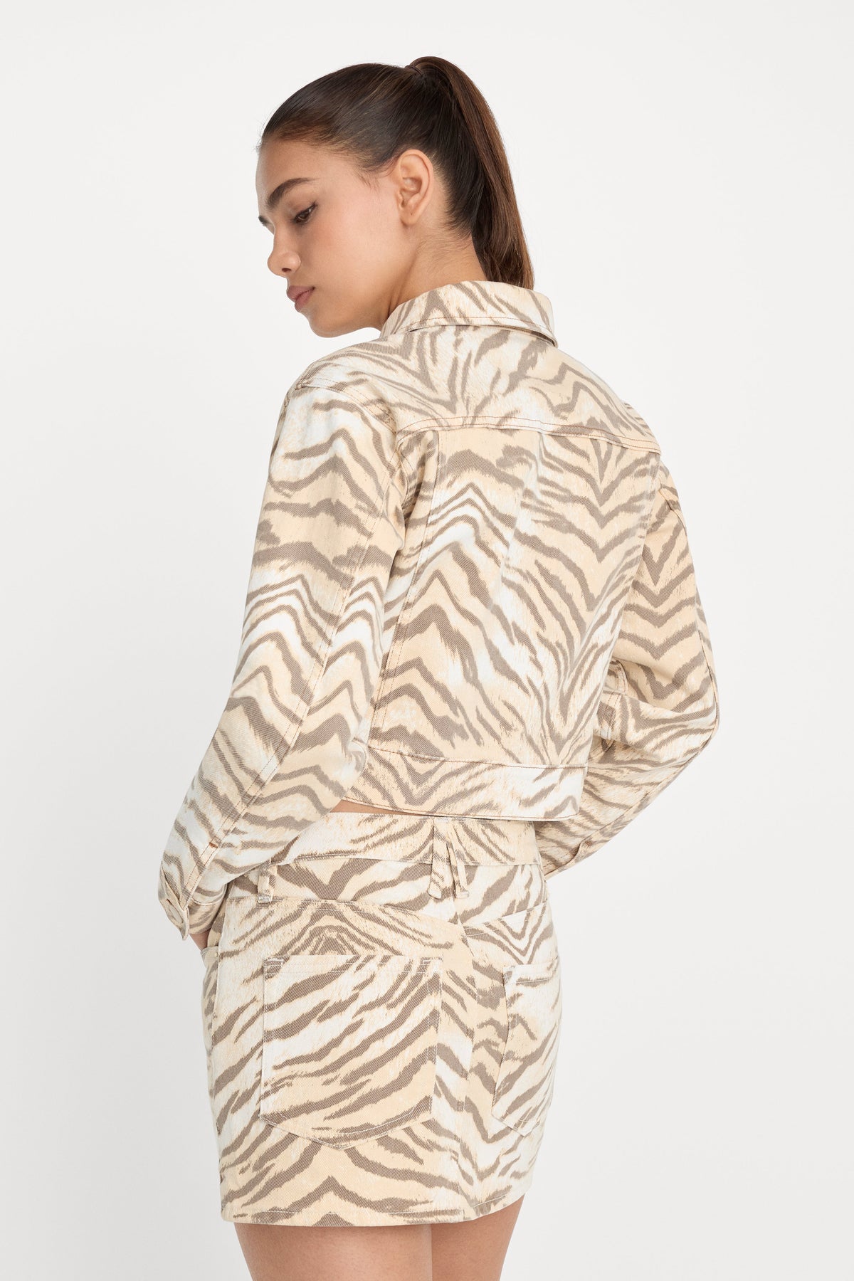 Luxury ESSENTIAL CROP DENIM JACKET BROWN TIGER