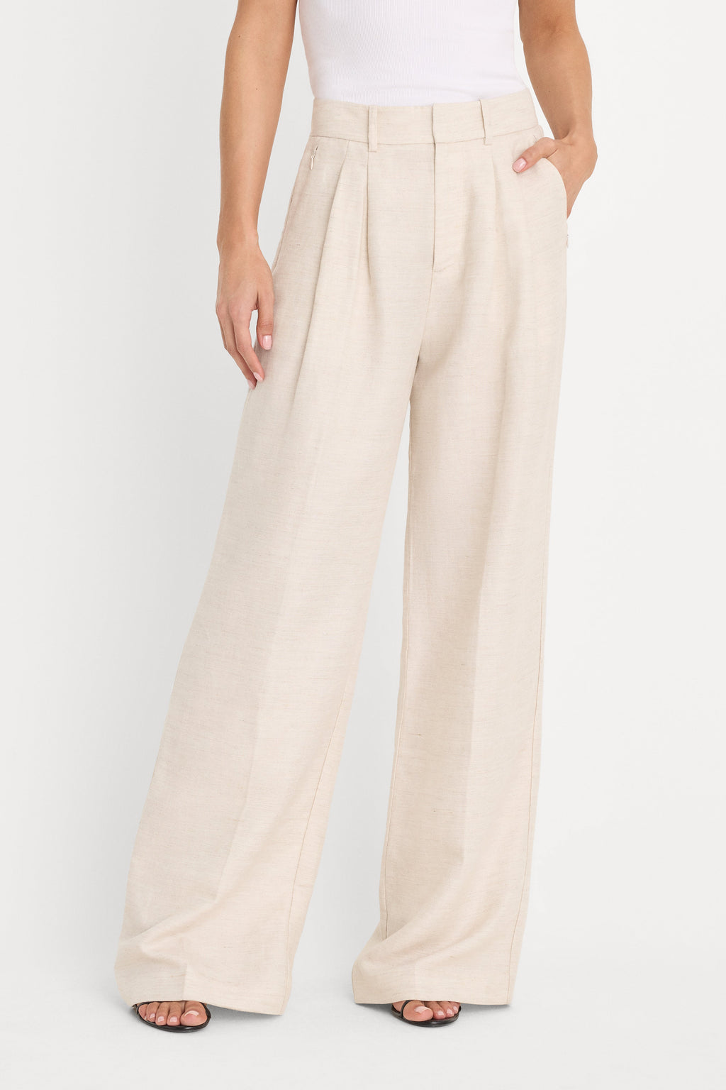 Luxury THE RELAXED LINEN TROUSER OAT