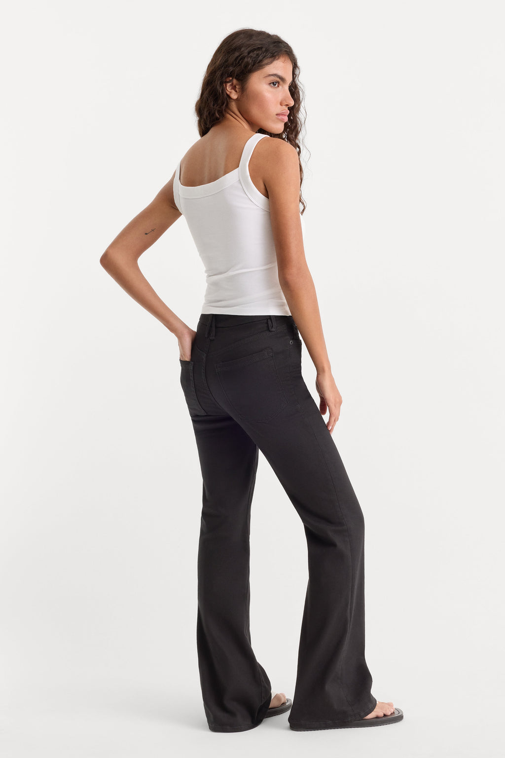 Luxury NEVER FADE GOOD PETITE FLARE JEANS BLACK