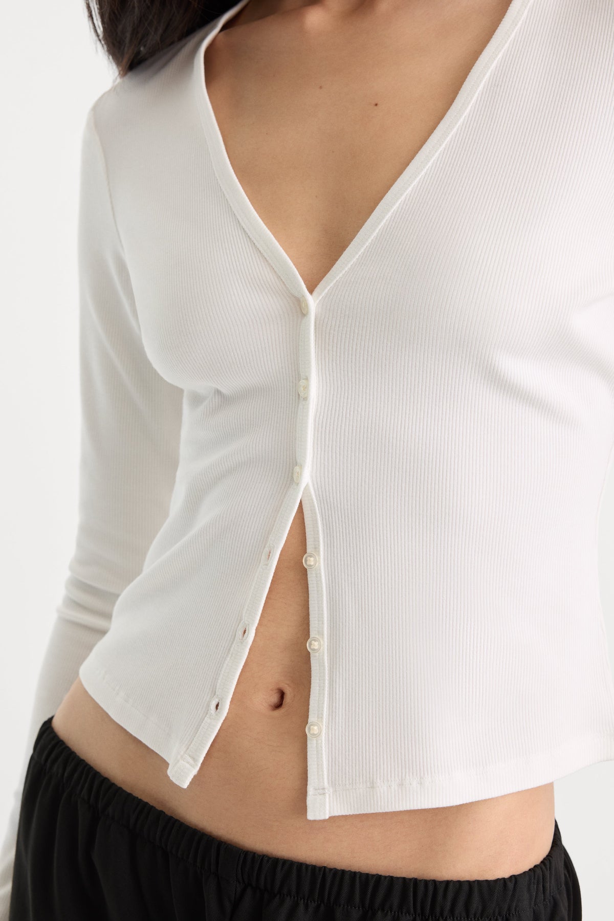 Luxury THE RIB V NECK CARDIGAN CHALK