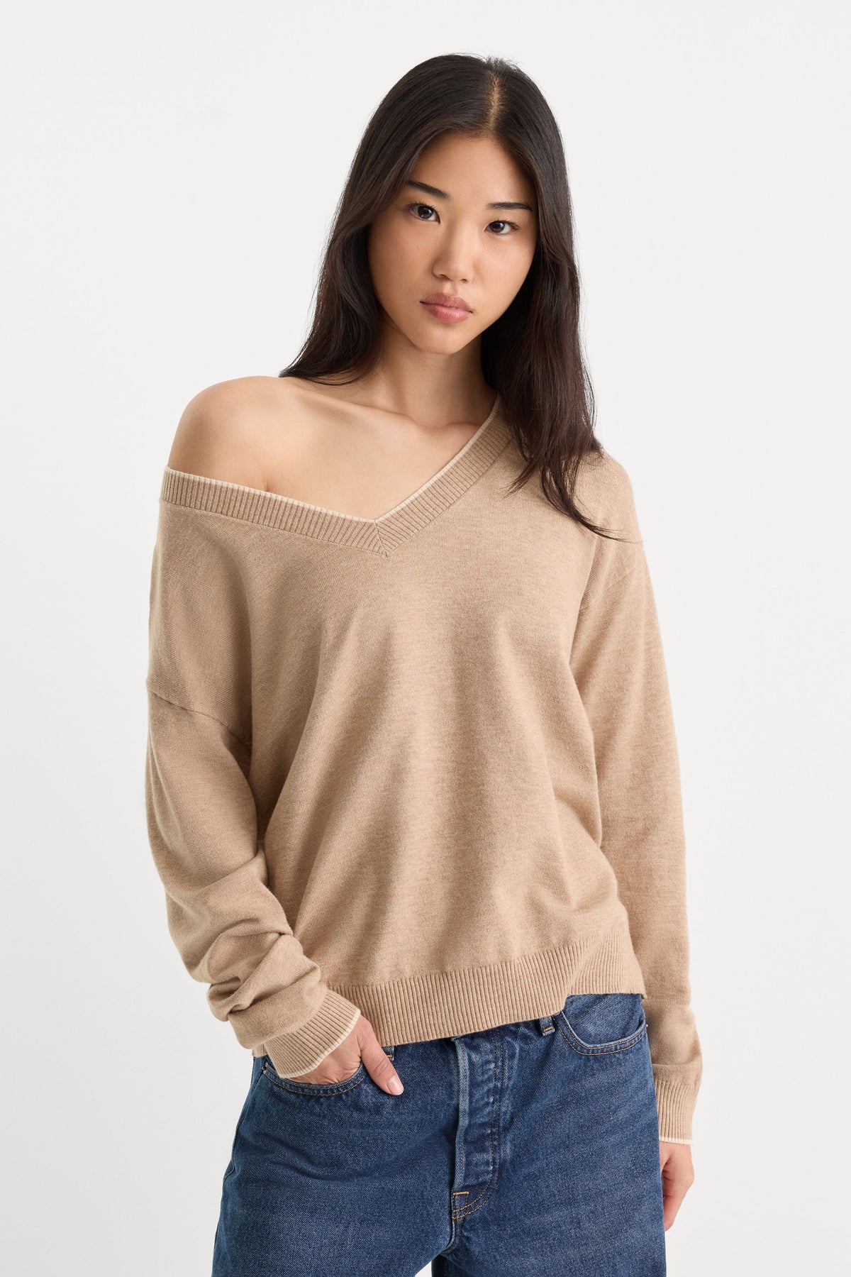 Luxury THE COZY V NECK SWEATER DUNE MIST