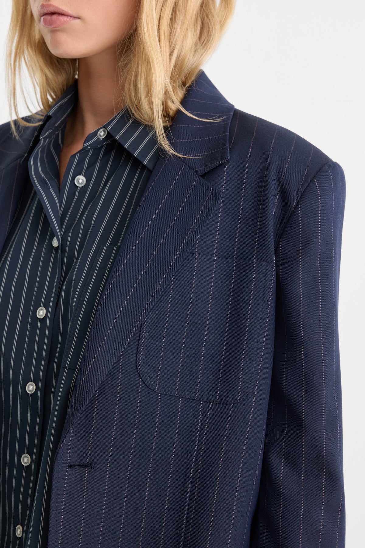 Luxury THE OVERSIZED BLAZER NAVY PINSTRIPE