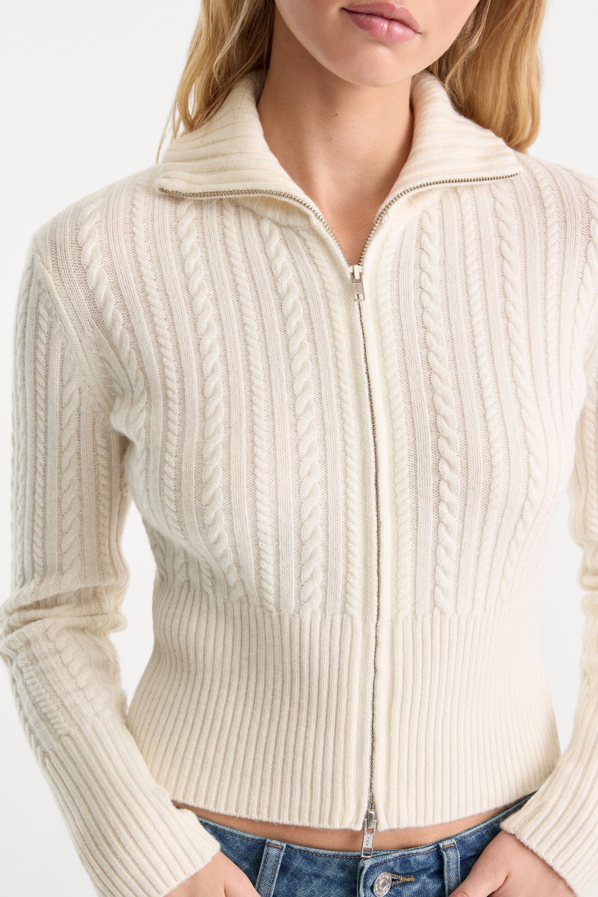 Luxury THE CABLE ZIP UP CHALK