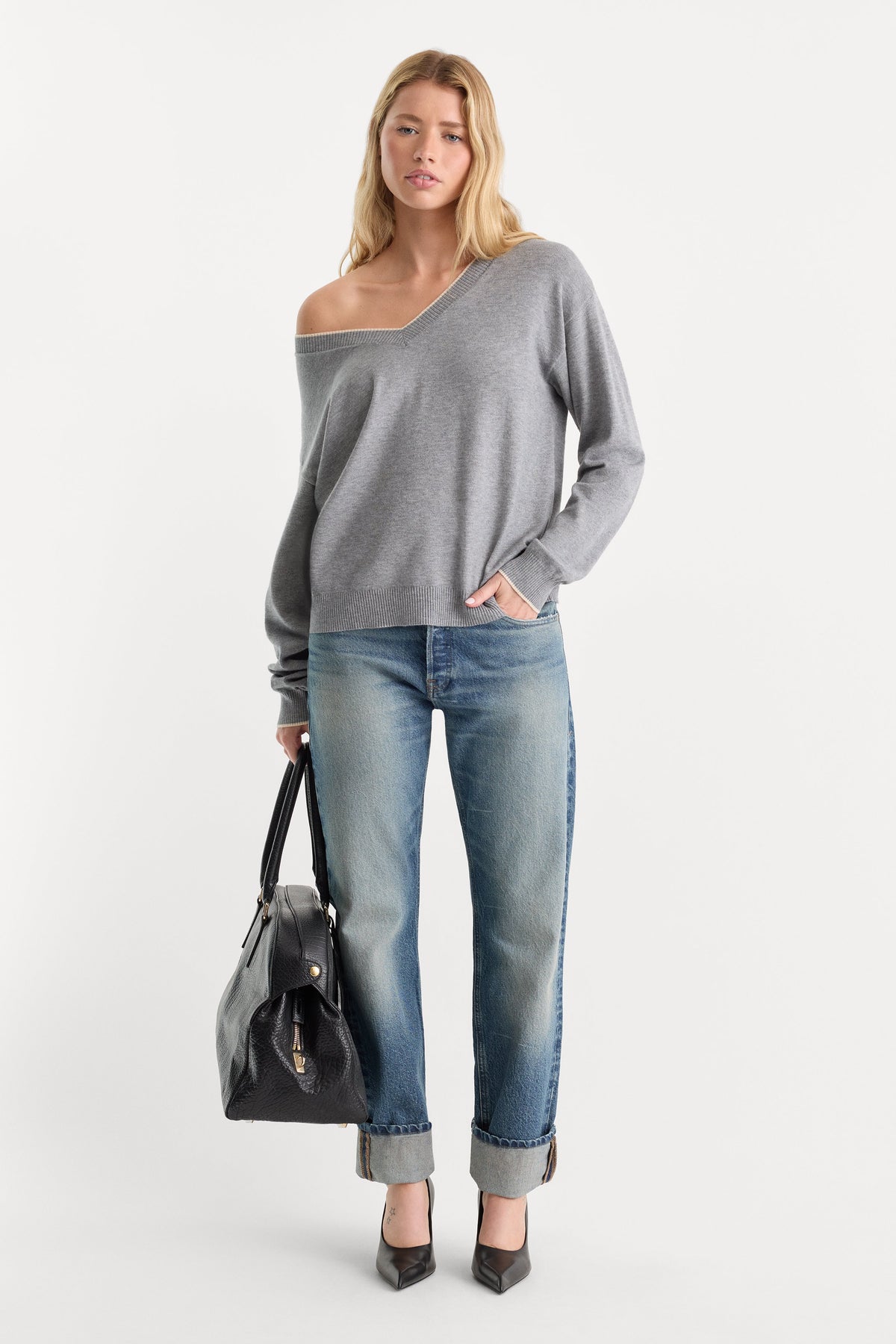 Luxury THE COZY V NECK SWEATER HEATHER GREY001