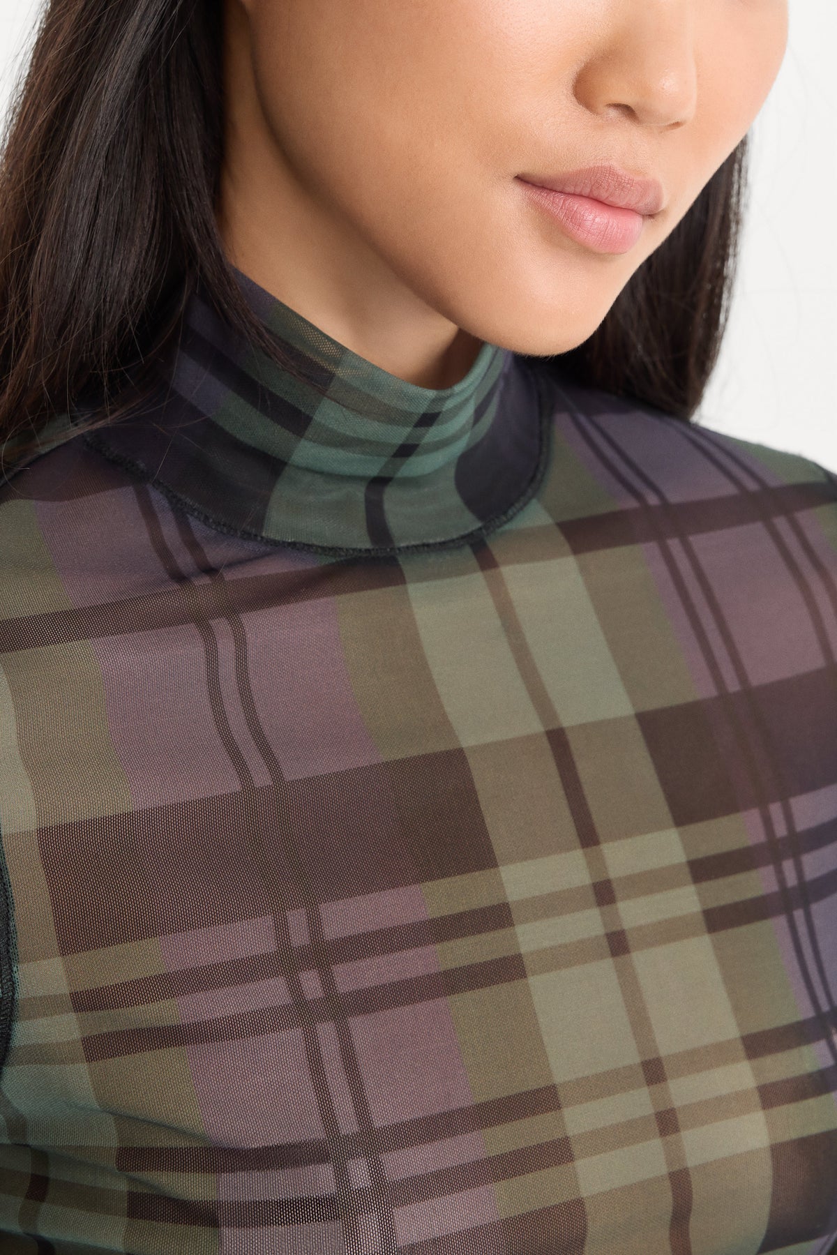 Luxury THE MESH TURTLENECK NAVY AND GREEN PLAID