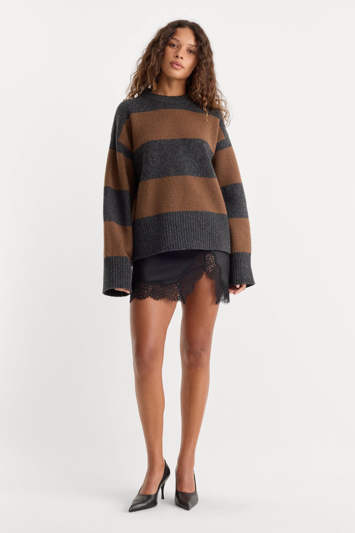 Luxury THE OVERSIZED CREW SWEATER CHARCOAL BROWN STRIPE