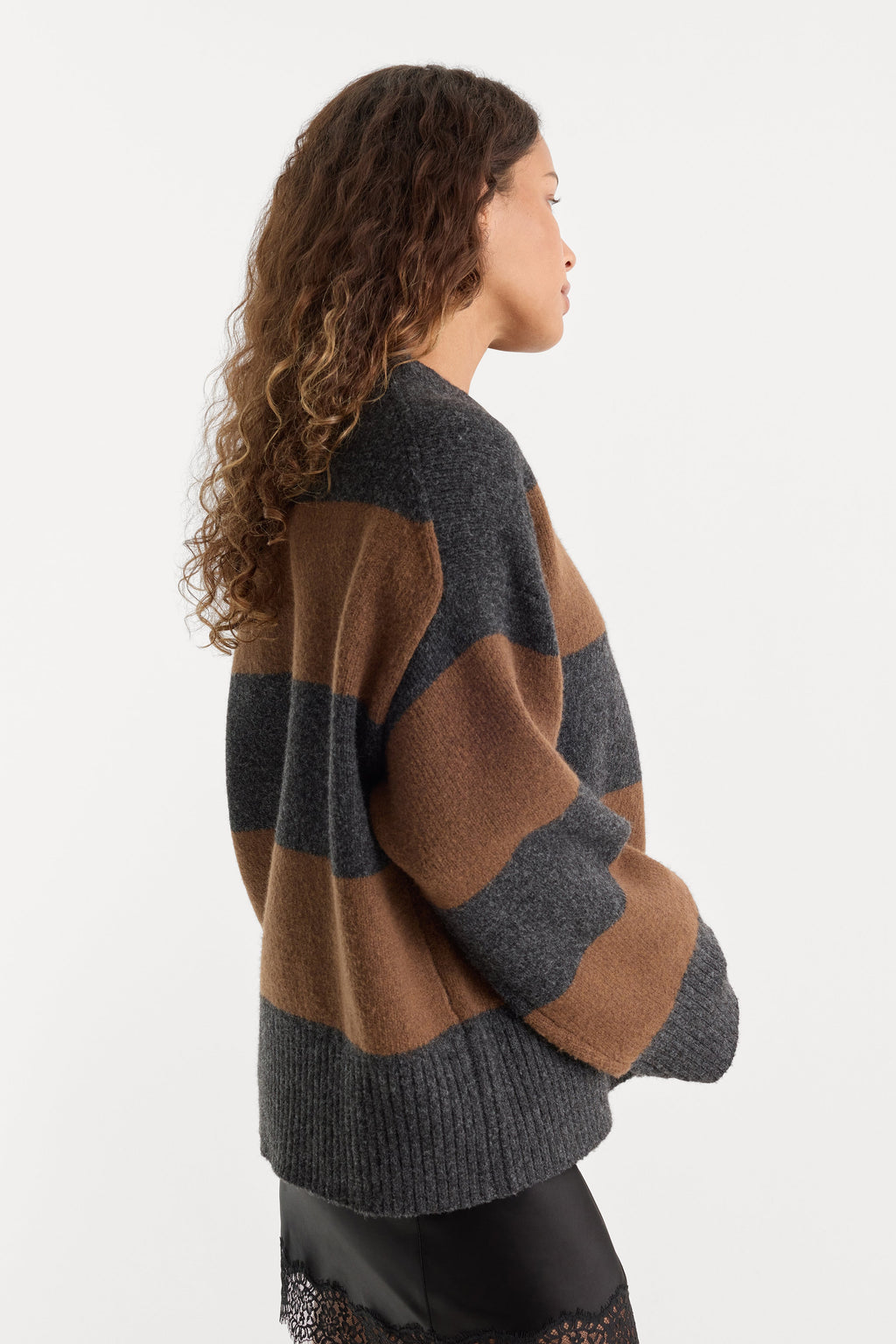 Luxury THE OVERSIZED CREW SWEATER CHARCOAL BROWN STRIPE