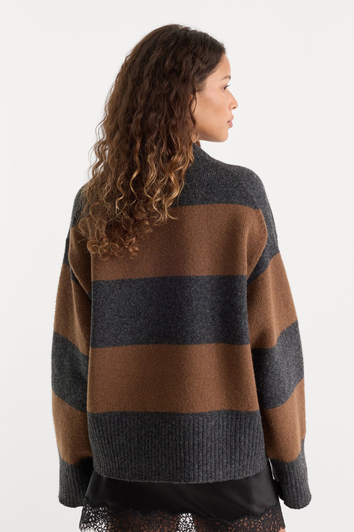 Luxury THE OVERSIZED CREW SWEATER CHARCOAL BROWN STRIPE