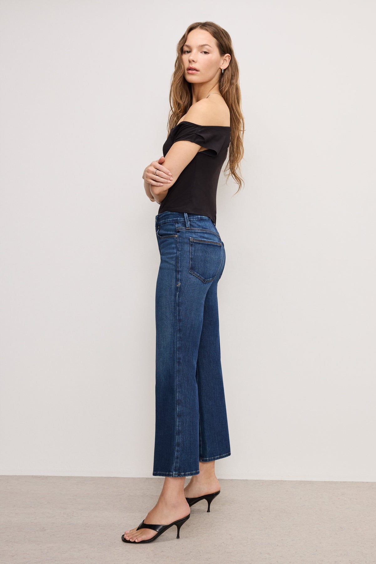 Luxury SOFT TECH GOOD LEGS CROPPED MINI BOOT JEANS INDIGO977