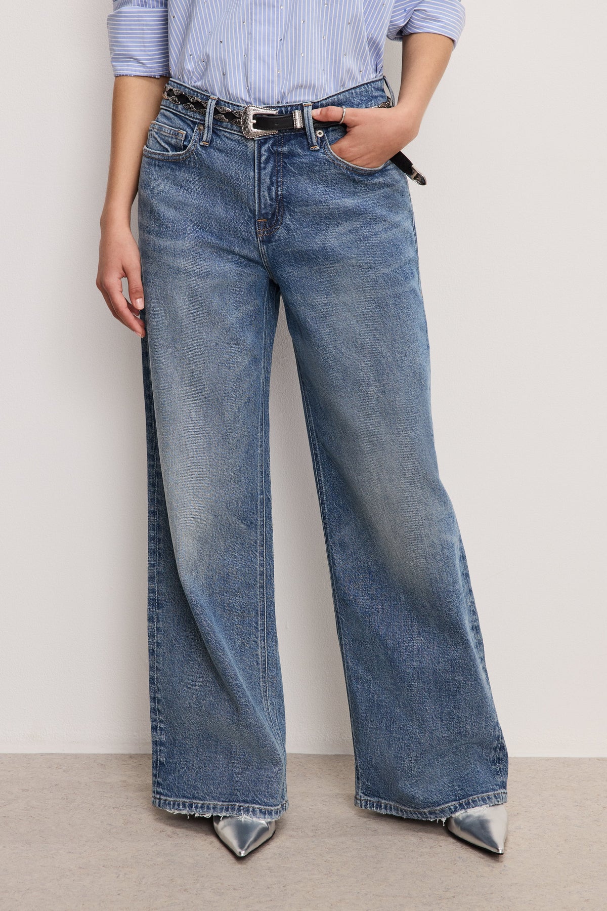 Luxury GOOD EASE PETITE RELAXED JEANS INDIGO575