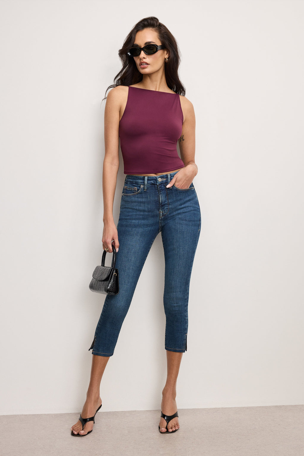 Luxury WEIGHTLESS SLEEVELESS TANK FIG007