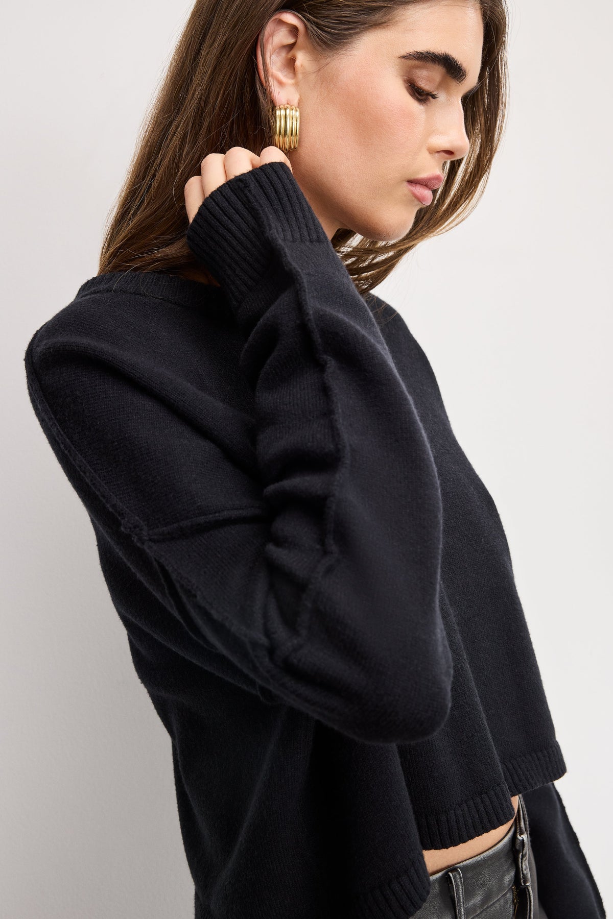 Luxury COZY KNIT CREW NECK BLACK