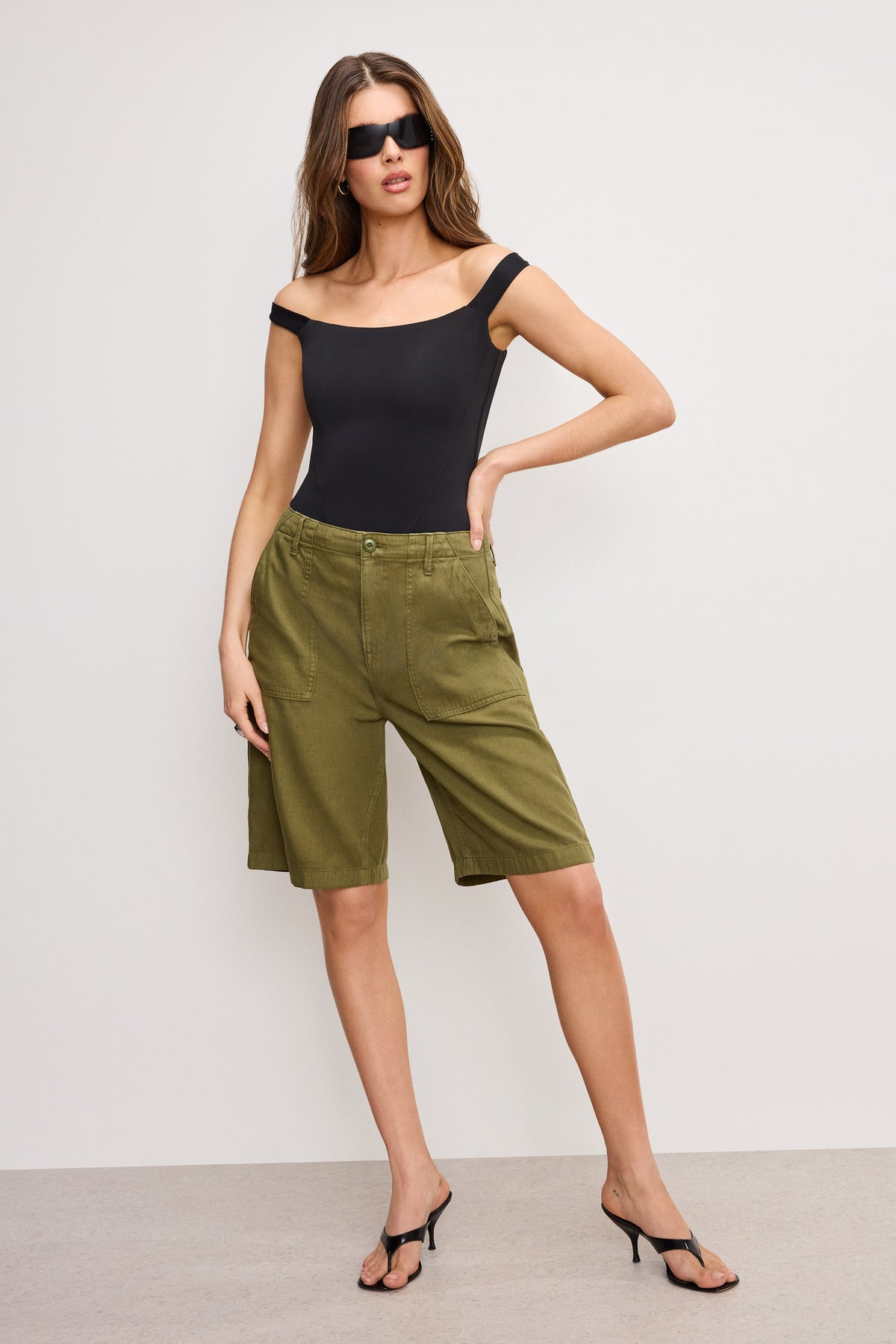 Luxury LITE LINEN BERMUDA SHORT MARTINI OLIVE002